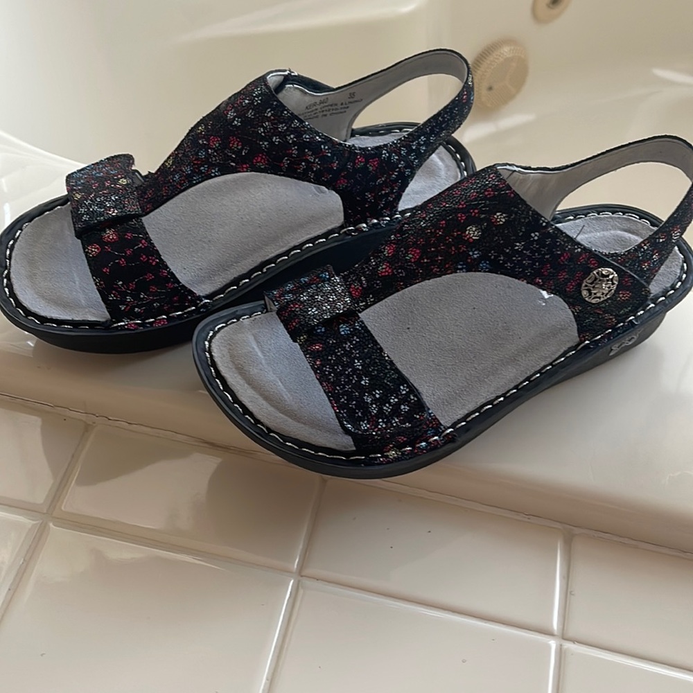 Womens/Girls Algeria Sandals